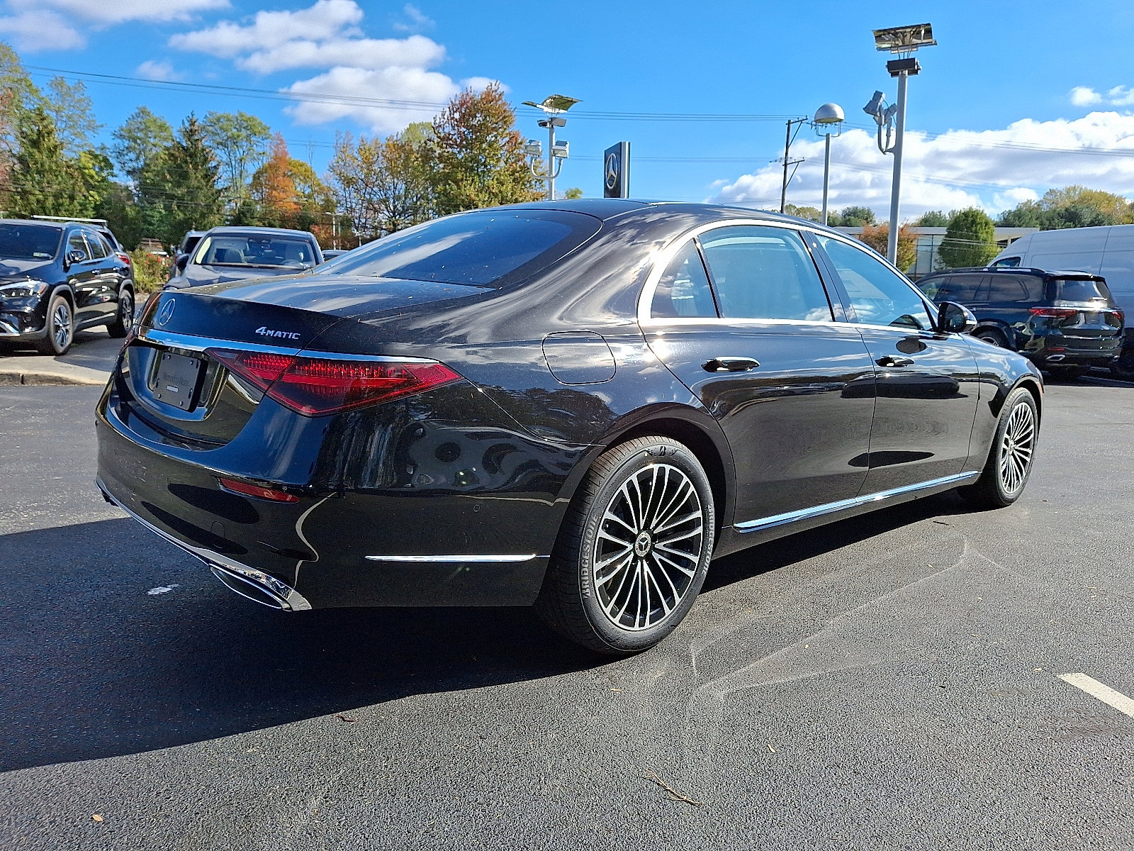 2026 Mercedes Benz S 500 4MATIC photo 4