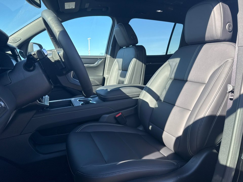 2025 Gmc Acadia Elevation Black Edition photo 15