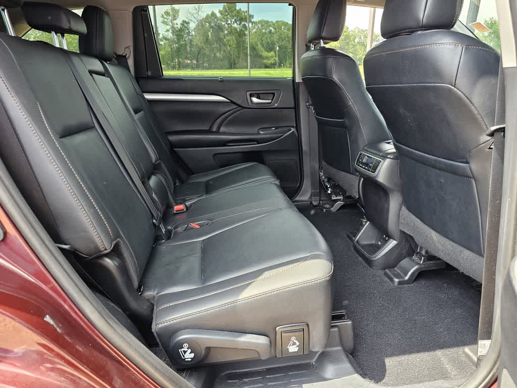 2019 Toyota Highlander XLE photo 25