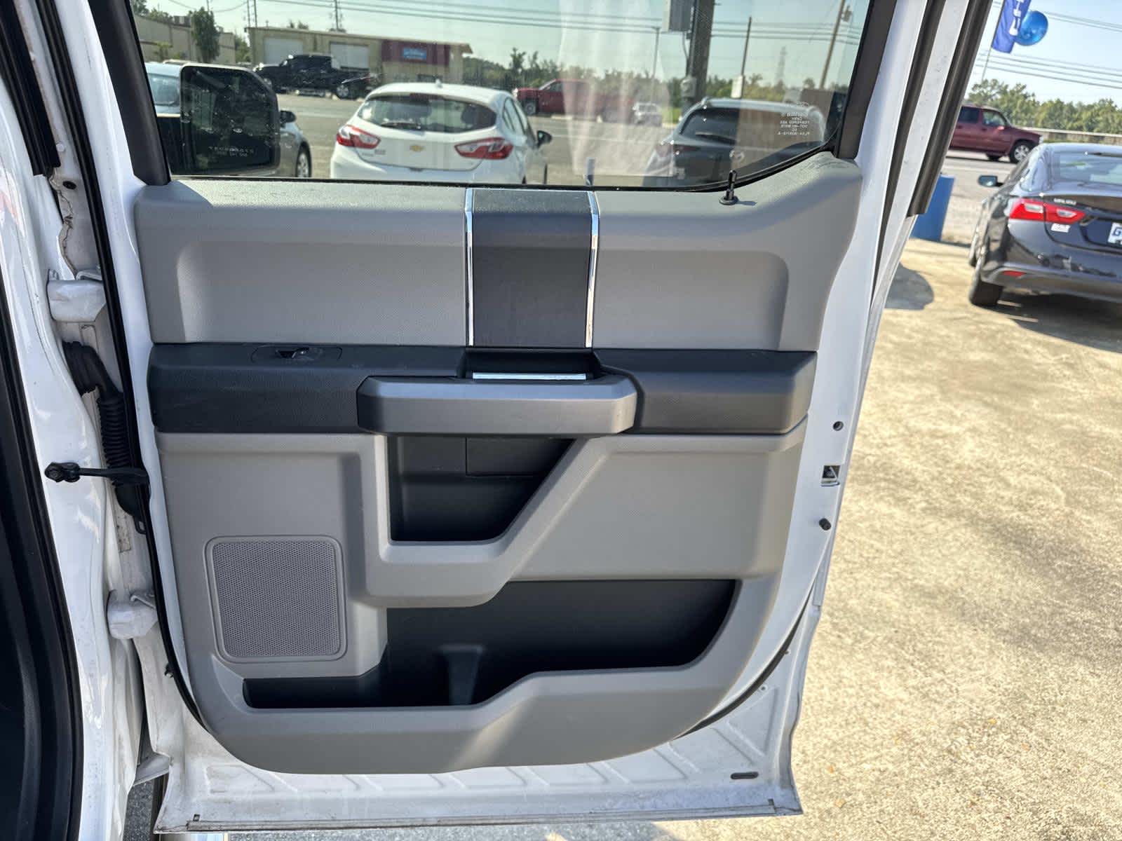 2015 Ford F-150 XLT photo 22