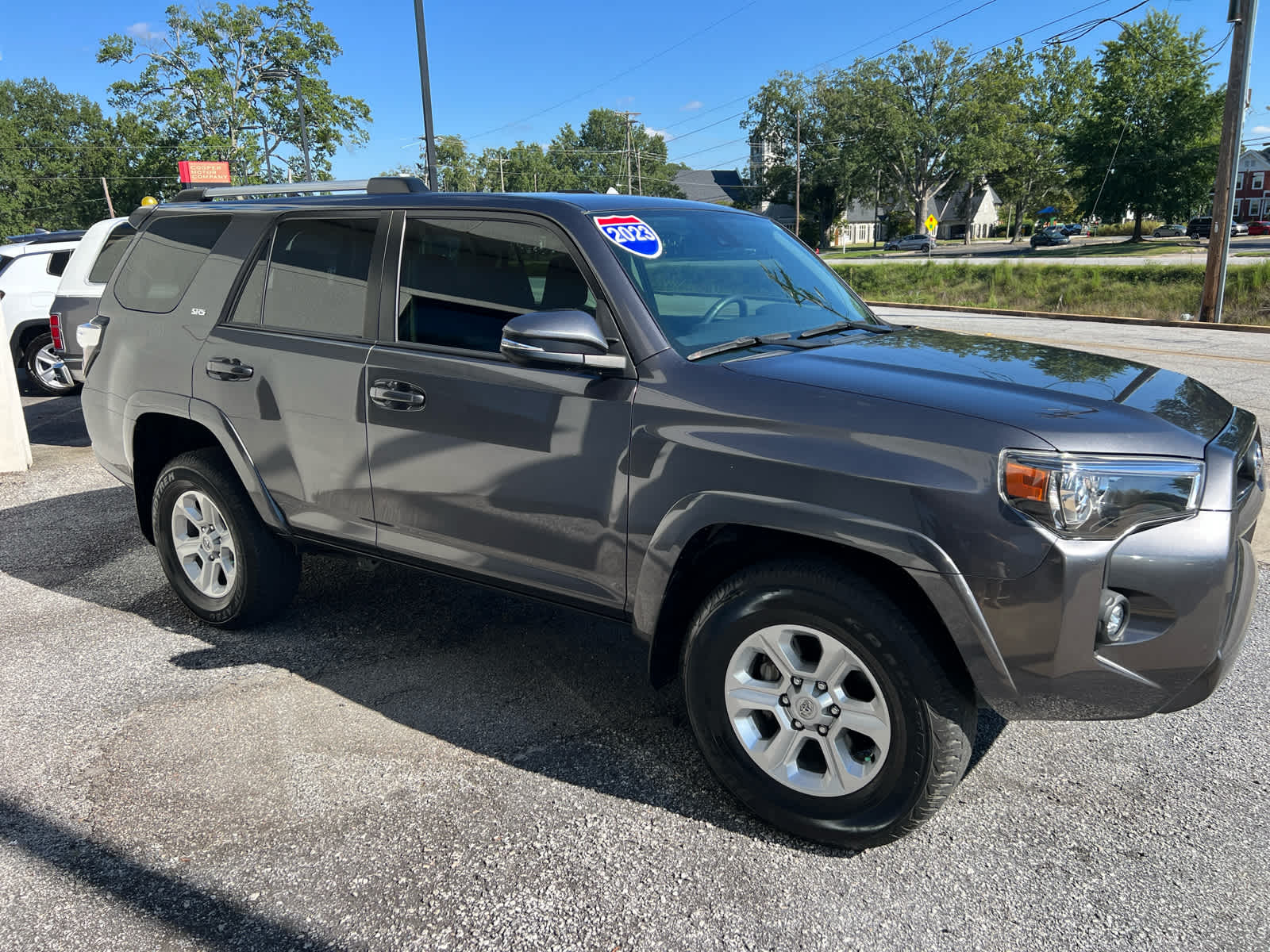 2023 Toyota 4Runner SR5 Premium photo 3