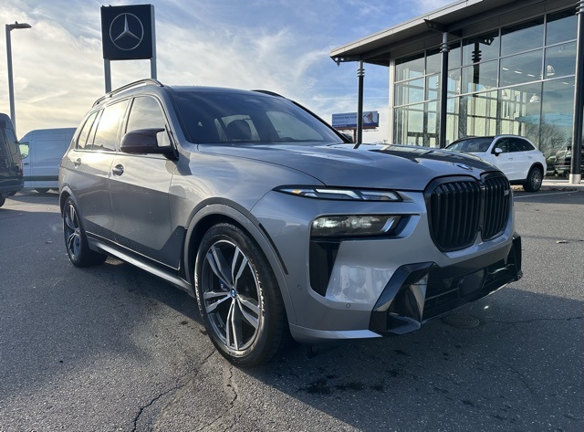 2024 BMW X7 M60i's photo