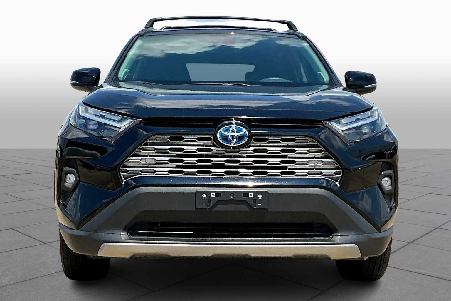 2024 Toyota RAV4 Hybrid Limited photo 3