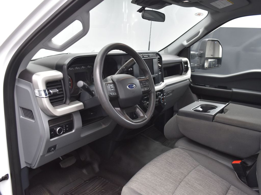 2024 Ford F-250 photo 16