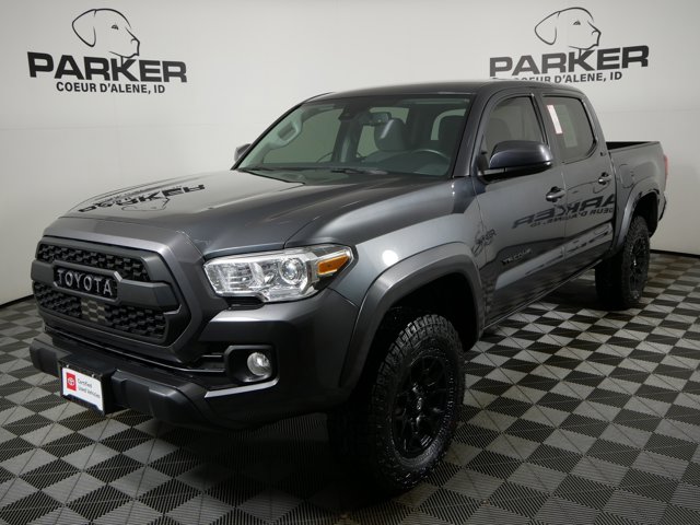 2022 Toyota Tacoma SR5's photo