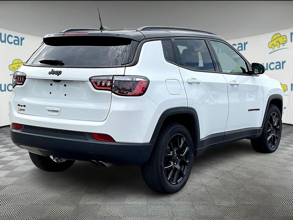 2022 Jeep Compass Altitude photo 2