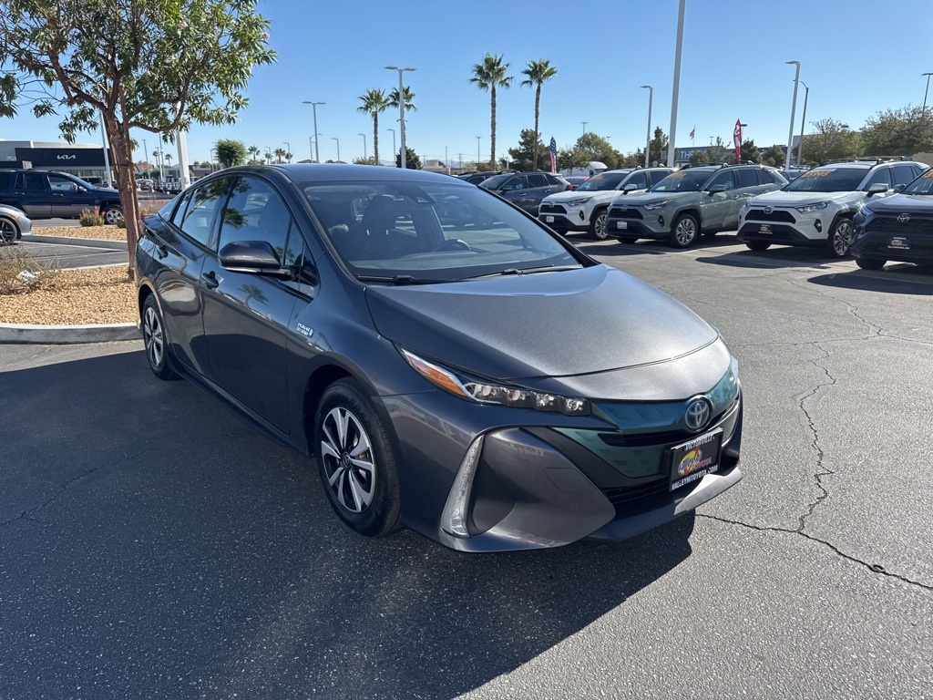 2018 Toyota Prius Prime Plus photo 3