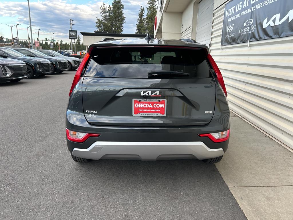 2025 Kia Niro LX photo 6