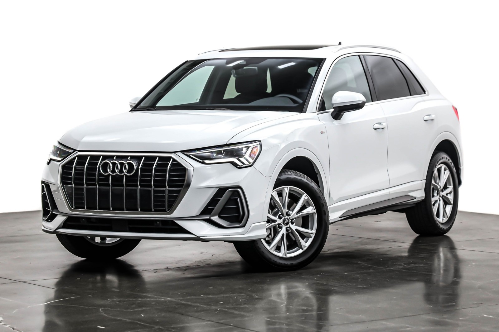 2025 Audi Q3 S Line Premium Plus's photo