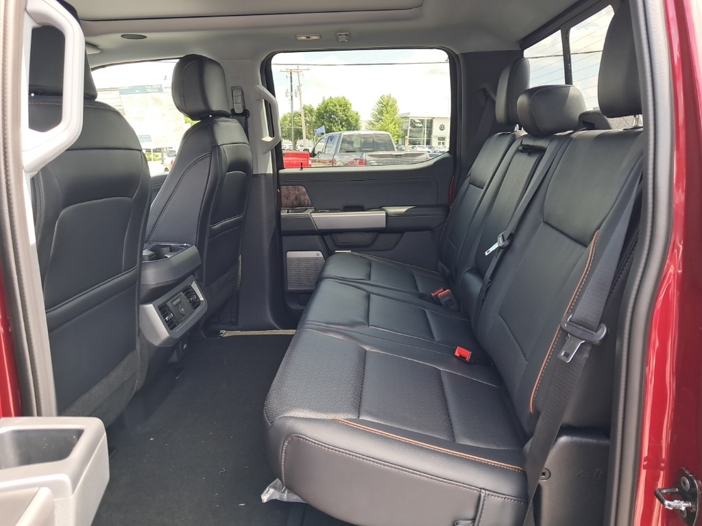 2025 Ford F-350 Lariat photo 8