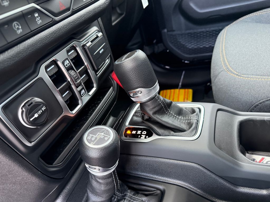 2025 Jeep Gladiator Sport photo 24