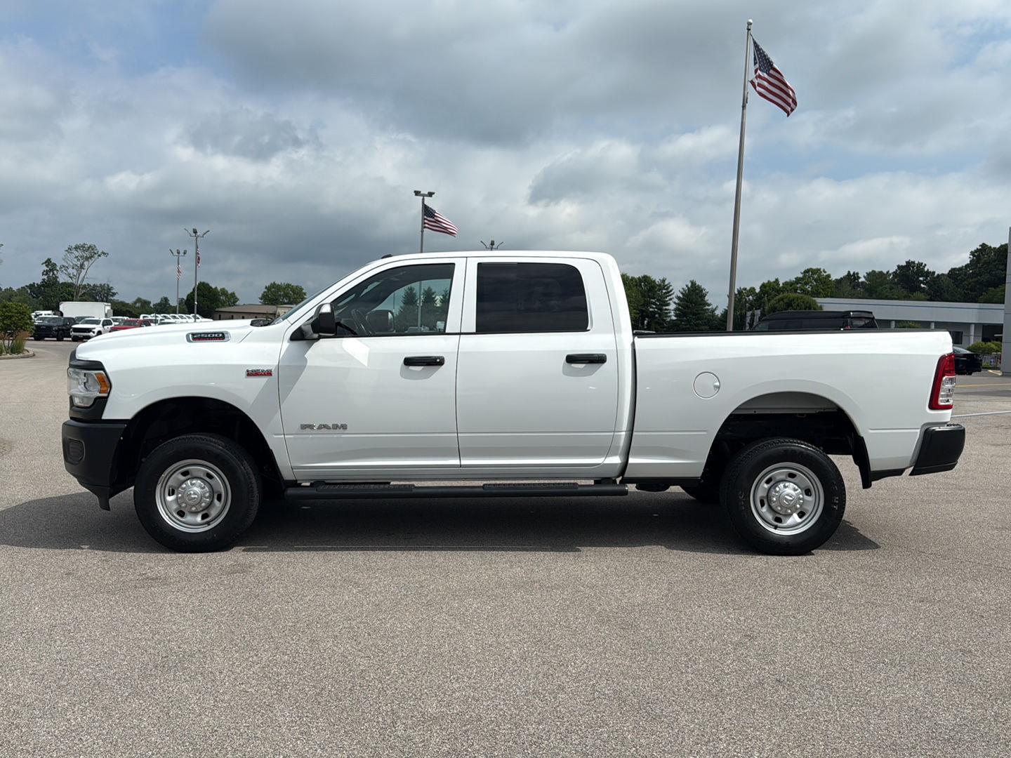 2022 Ram 2500 Tradesman photo 3