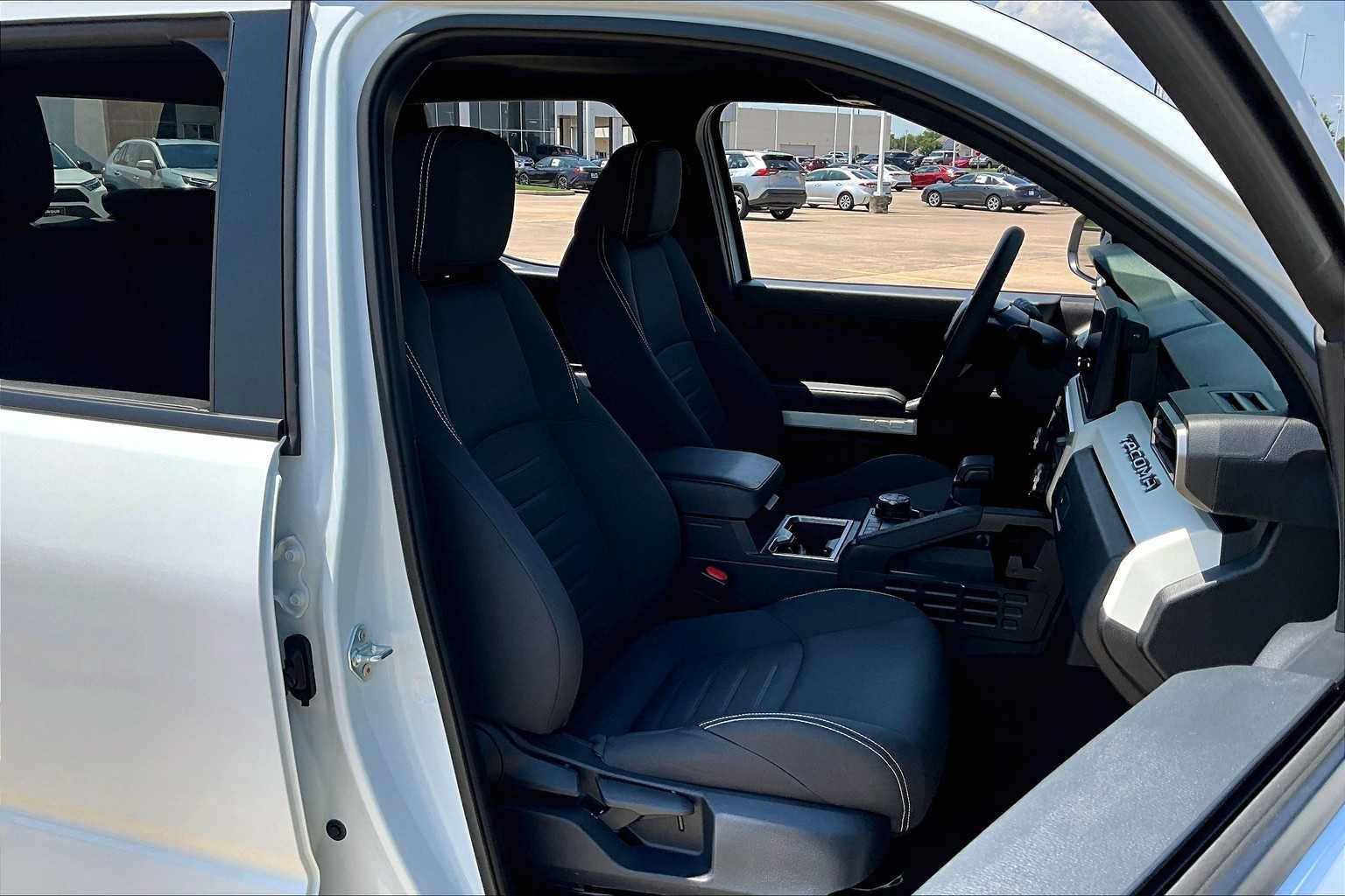 2024 Toyota Tacoma TRD photo 8