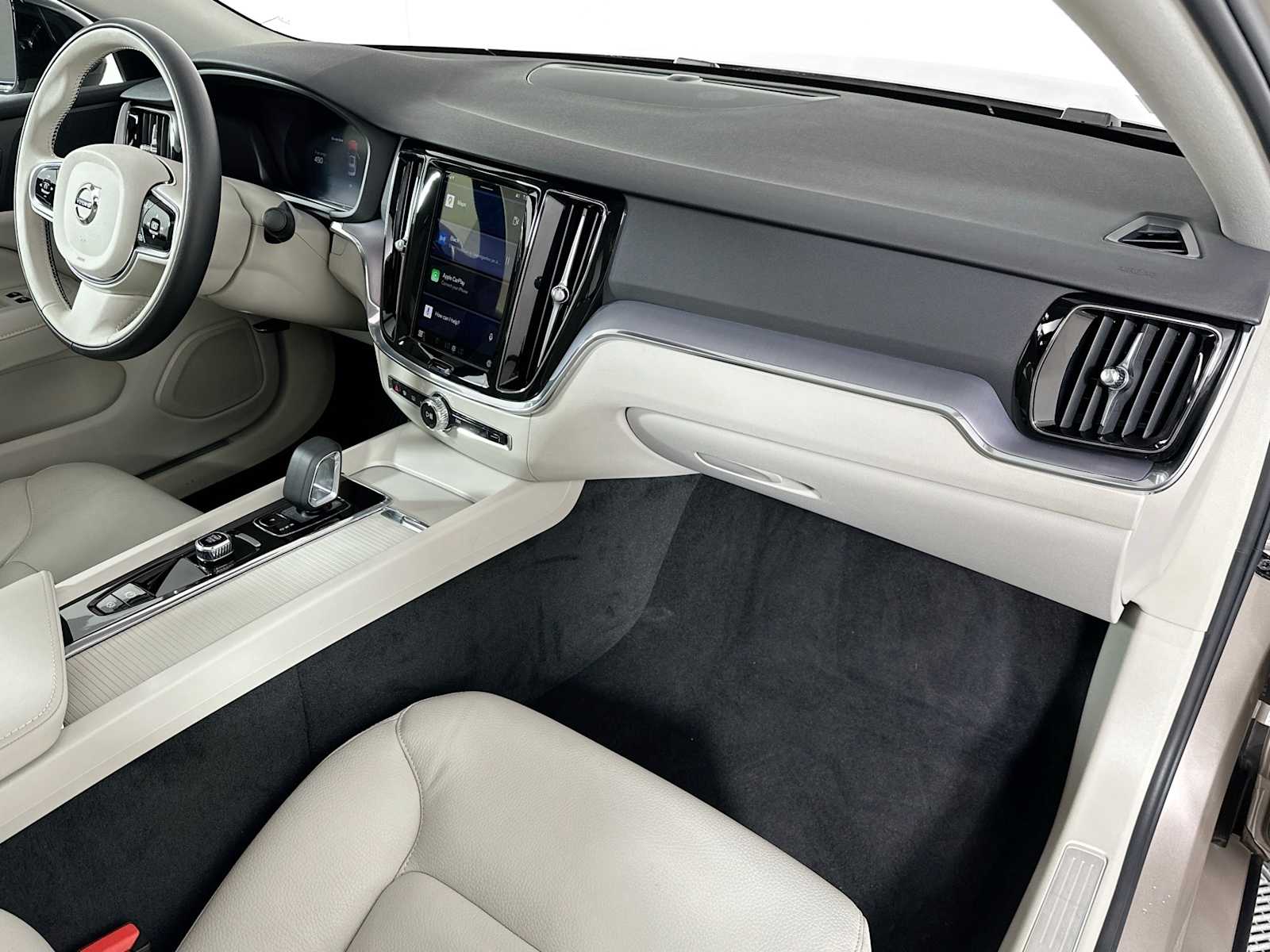 2025 Volvo S60 B5 Core photo 26