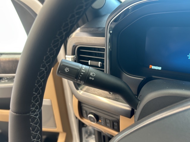 2025 Ford F-350 Lariat photo 20