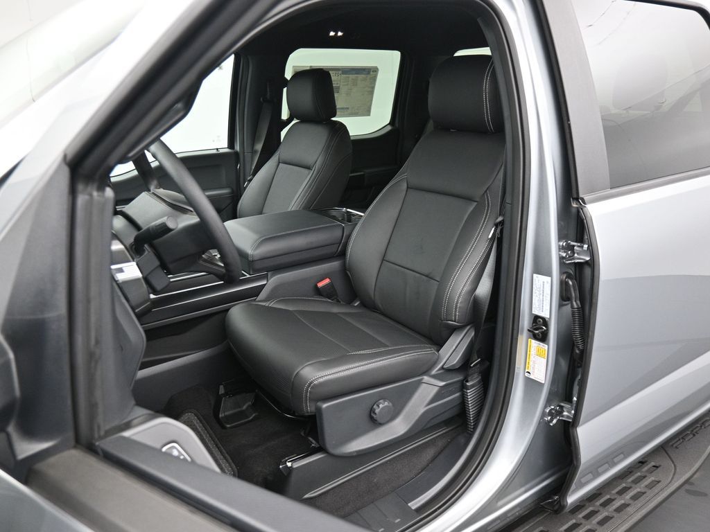 2025 Ford F-150 STX photo 6