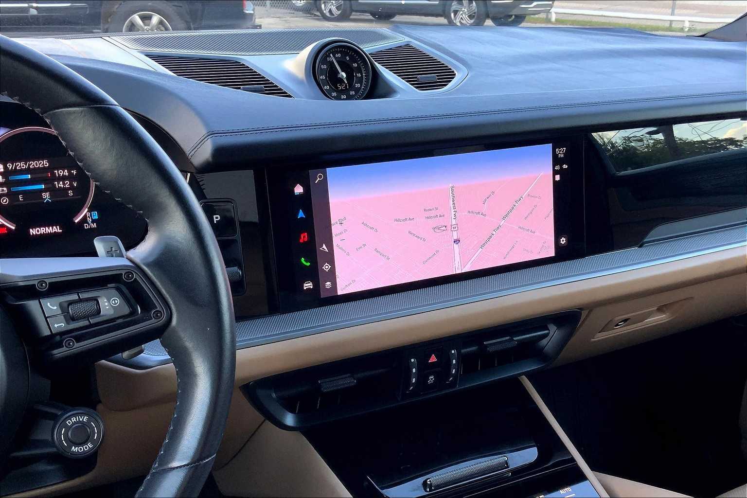 2024 Porsche Cayenne Coupe photo 12