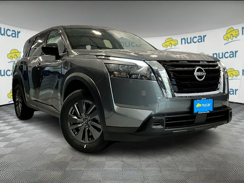 2025 Nissan Pathfinder S's photo
