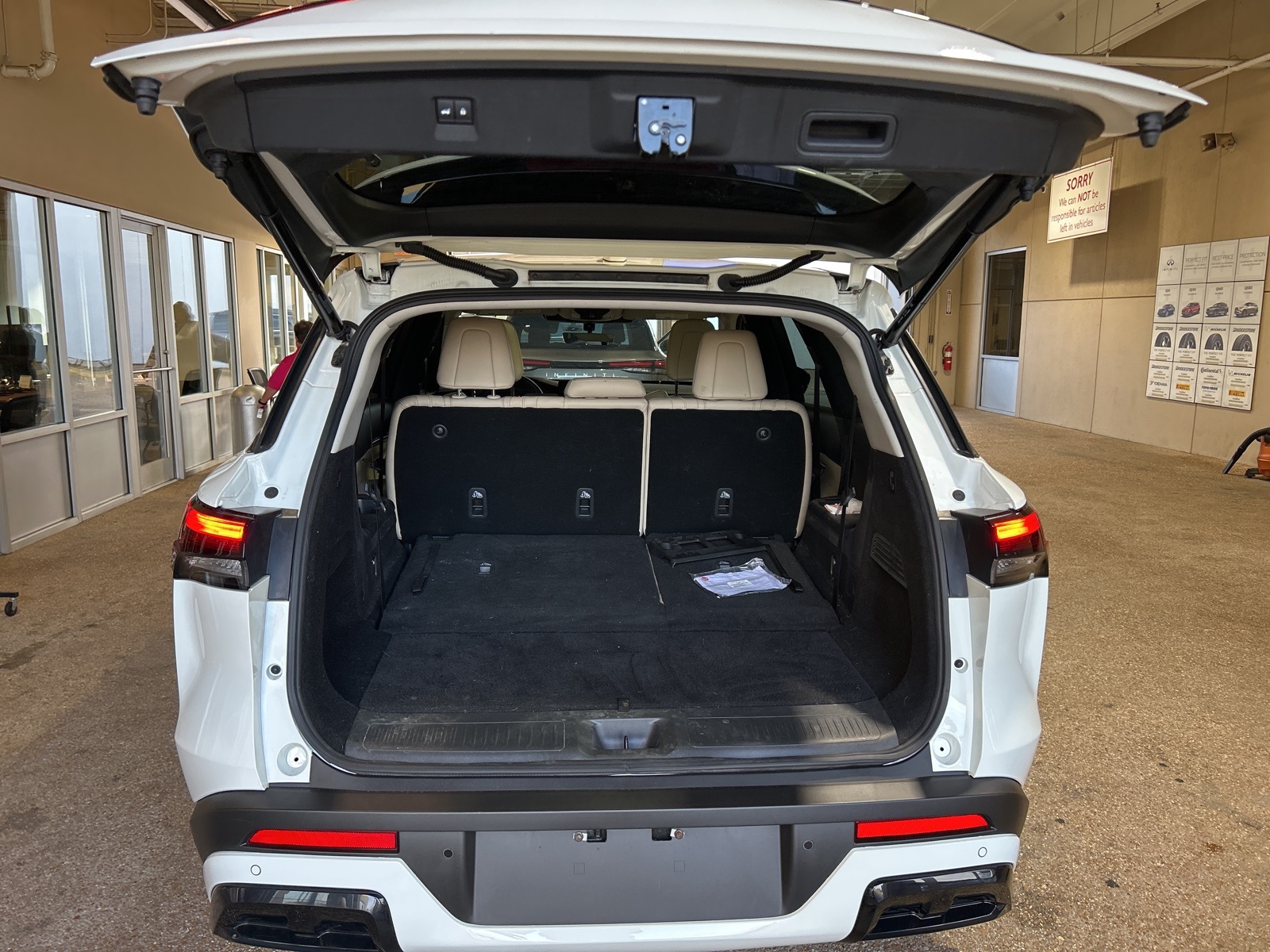 2024 Infiniti QX60 Pure photo 3