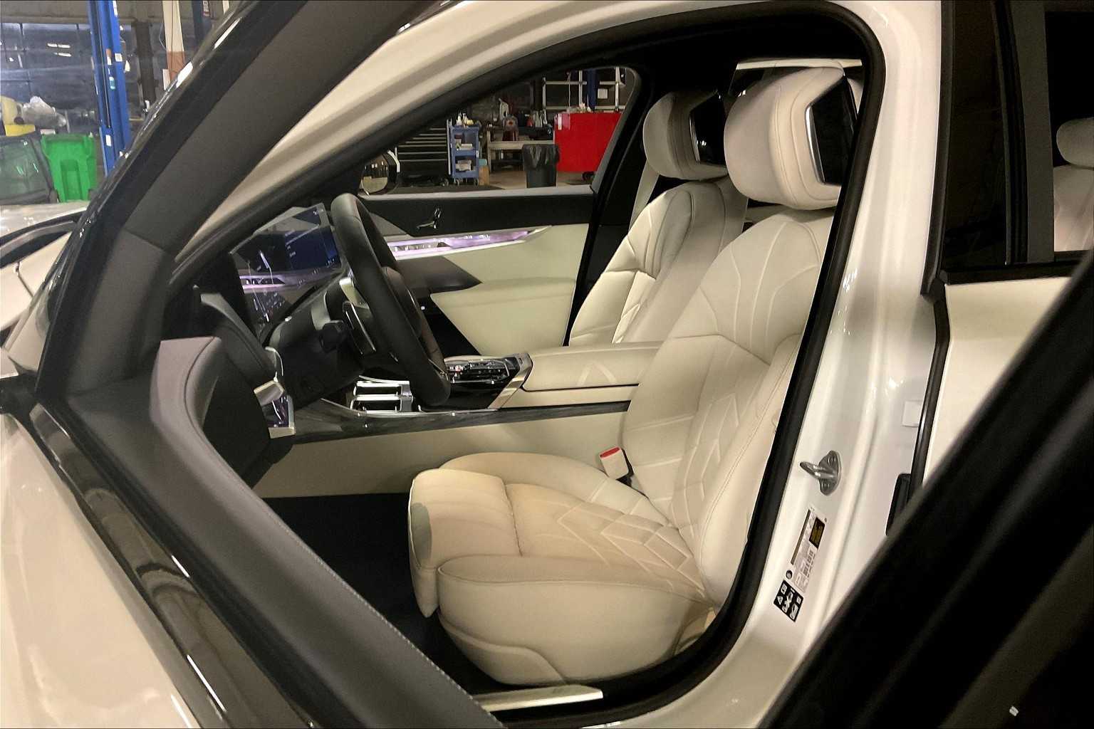 2025 Bmw 760i xDrive photo 9