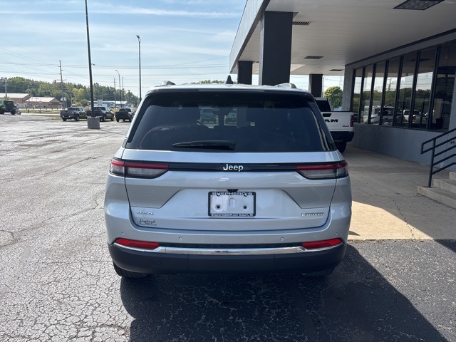 2023 Jeep Grand Cherokee Limited photo 9