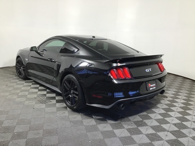 2016 Ford Mustang GT Premium photo 4