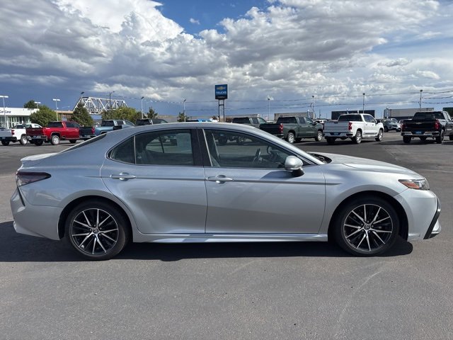 2024 Toyota Camry SE photo 7