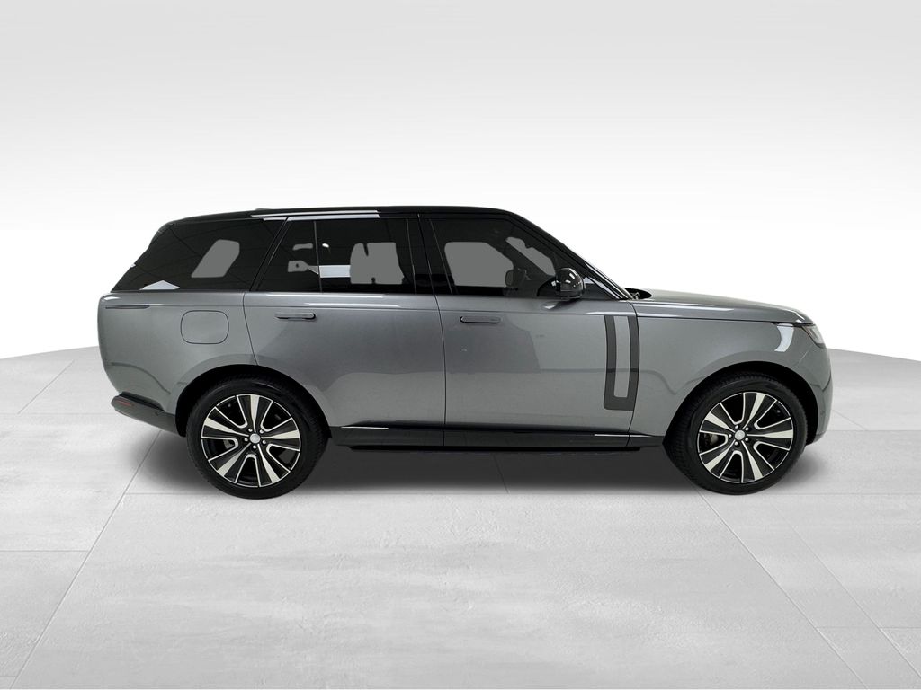 2023 Land Rover Range Rover SE photo 6