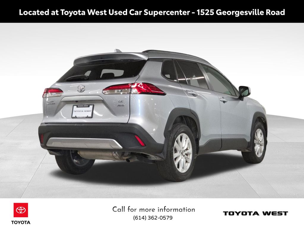 2022 Toyota Corolla Cross LE photo 5