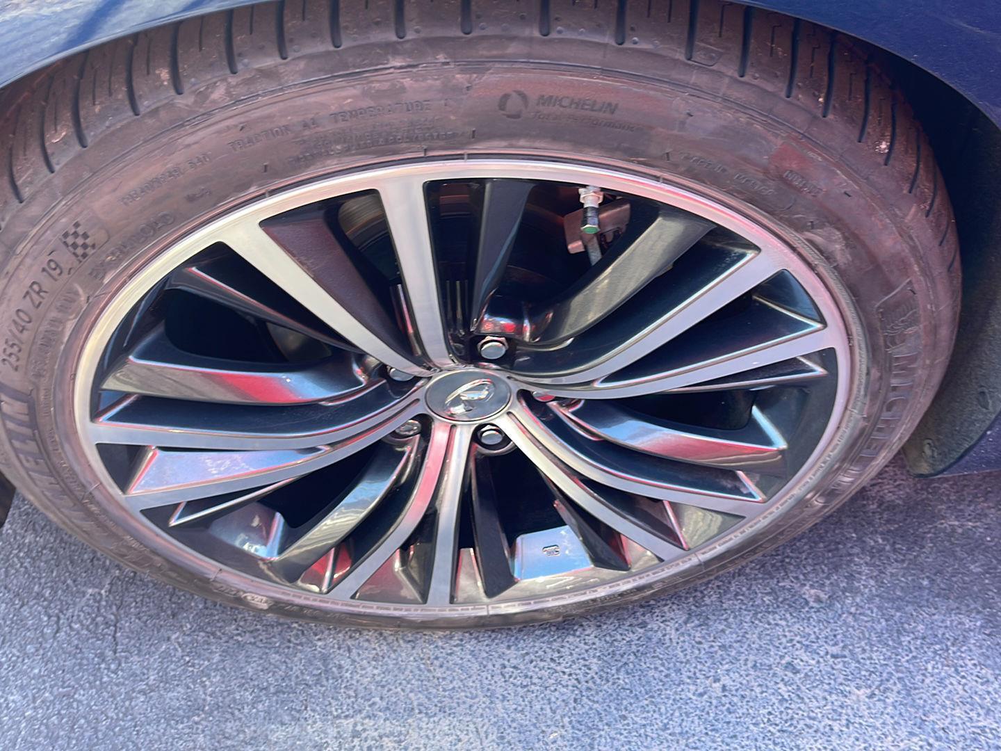 2018 Infiniti Q60 3.0t Luxe photo 4