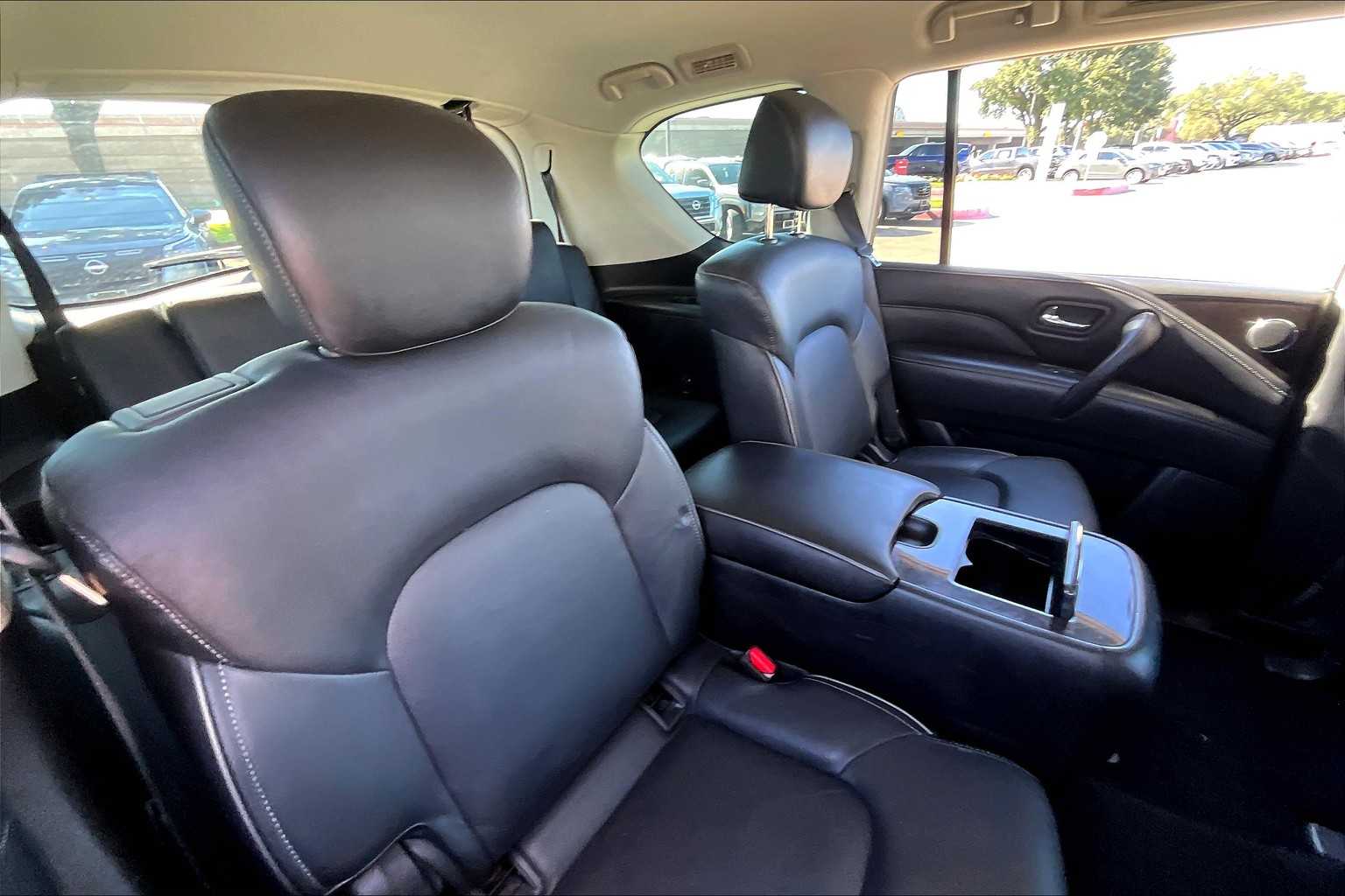2022 Infiniti QX80 Luxe photo 18