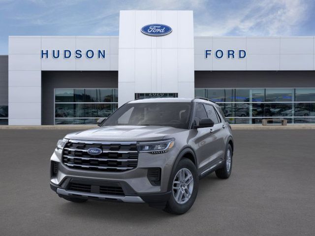 2025 Ford Explorer photo 2