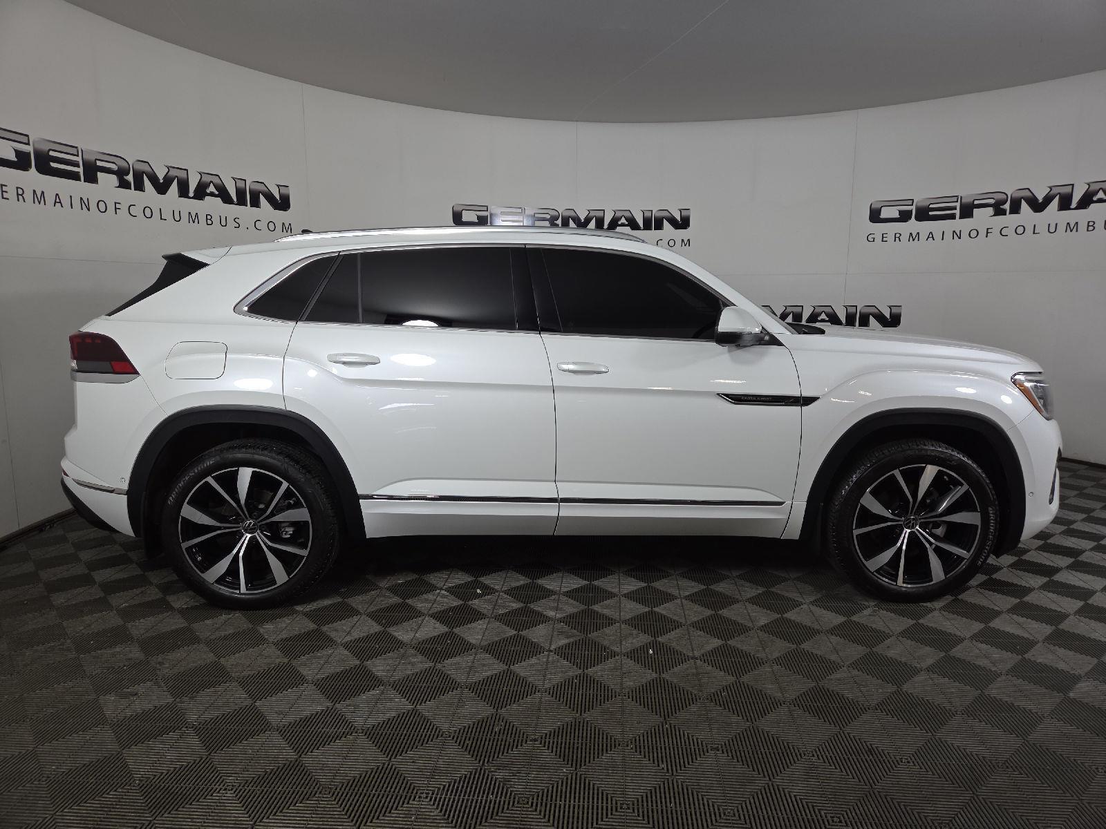 2024 Volkswagen Atlas Cross Sport SEL Premium R-Line photo 4