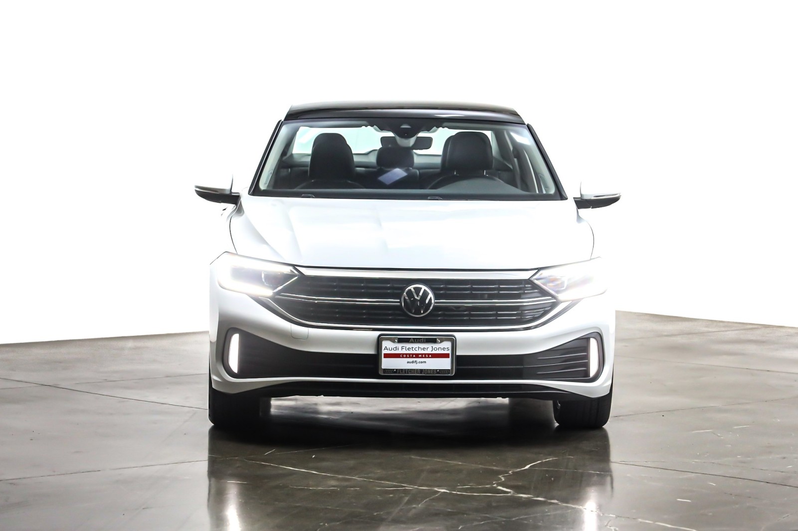 2024 Volkswagen Jetta SEL photo 2