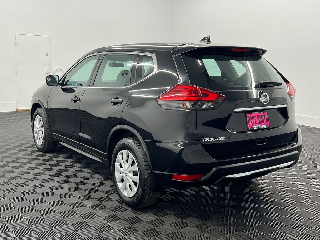 2017 Nissan Rogue S photo 3