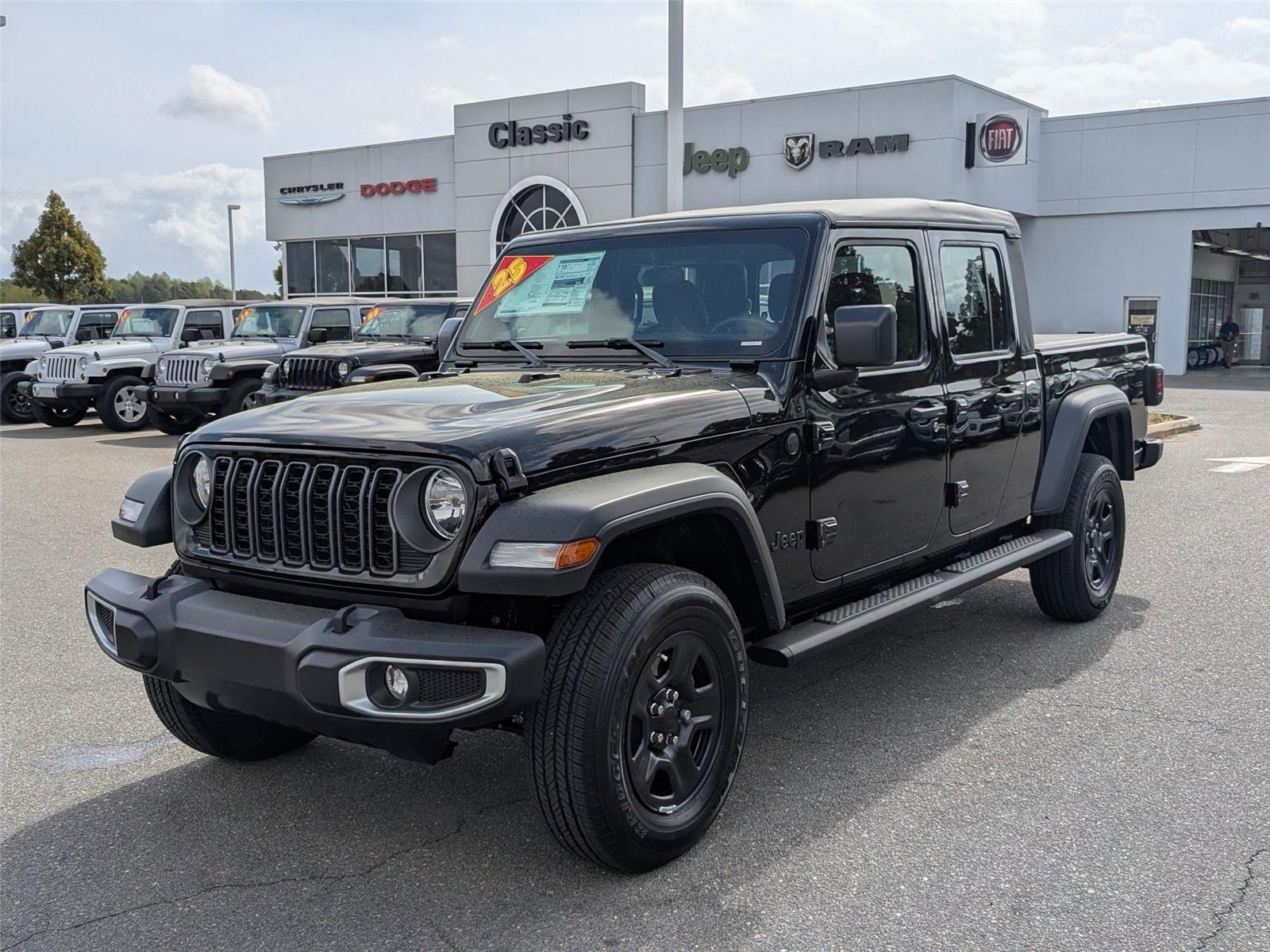 2025 Jeep Gladiator Sport's photo