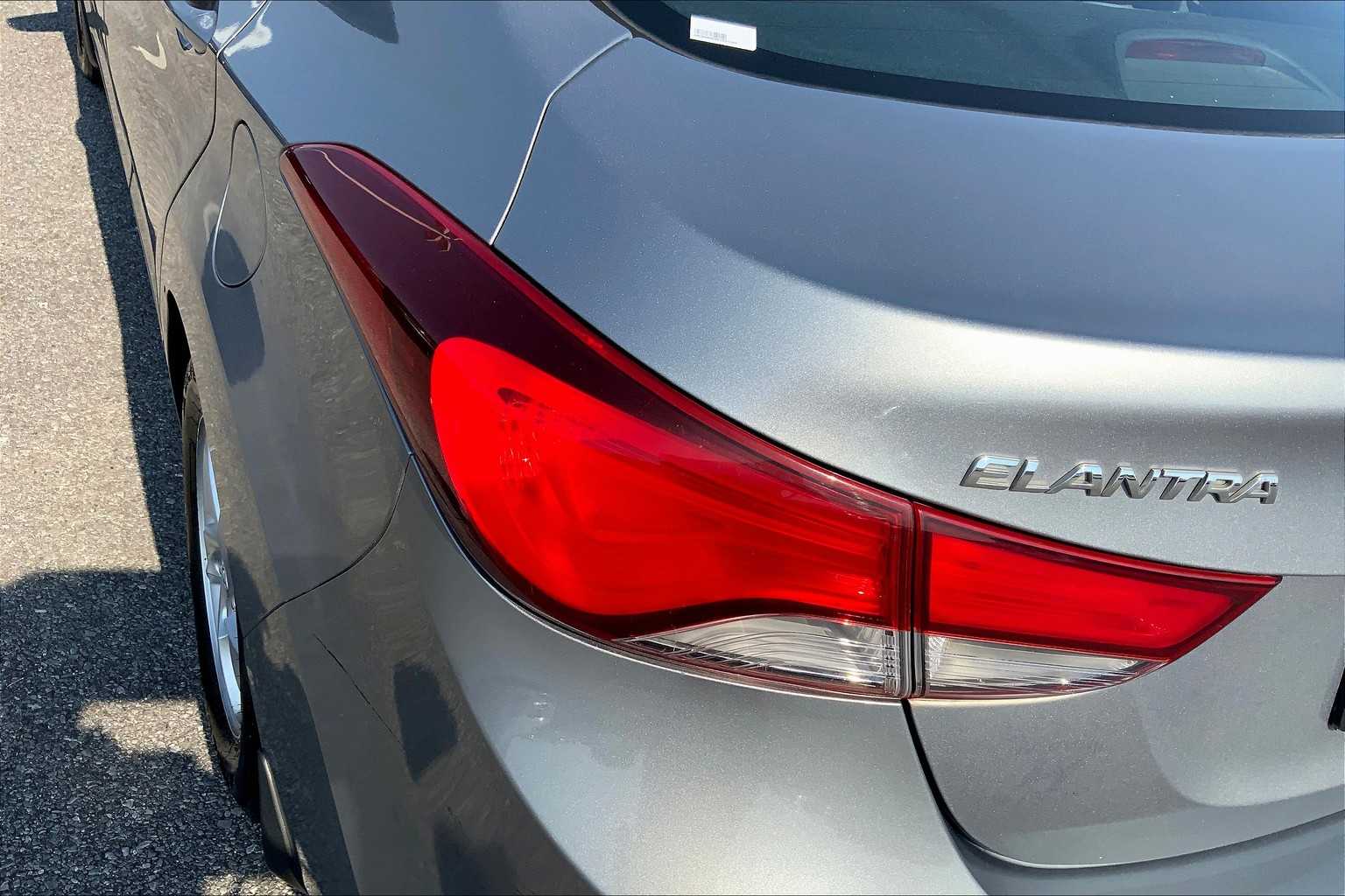 2014 Hyundai Elantra SE photo 25