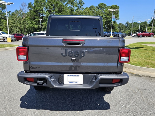 2025 Jeep Gladiator Sport S photo 10