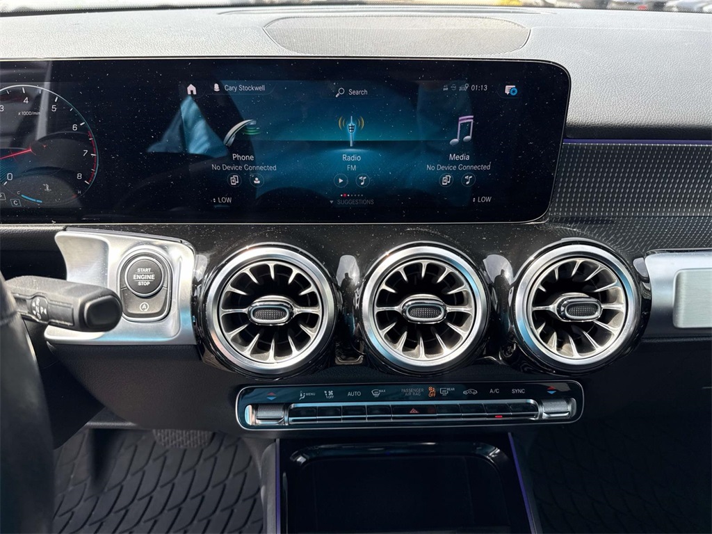 2022 Mercedes Benz GLB 250 photo 23