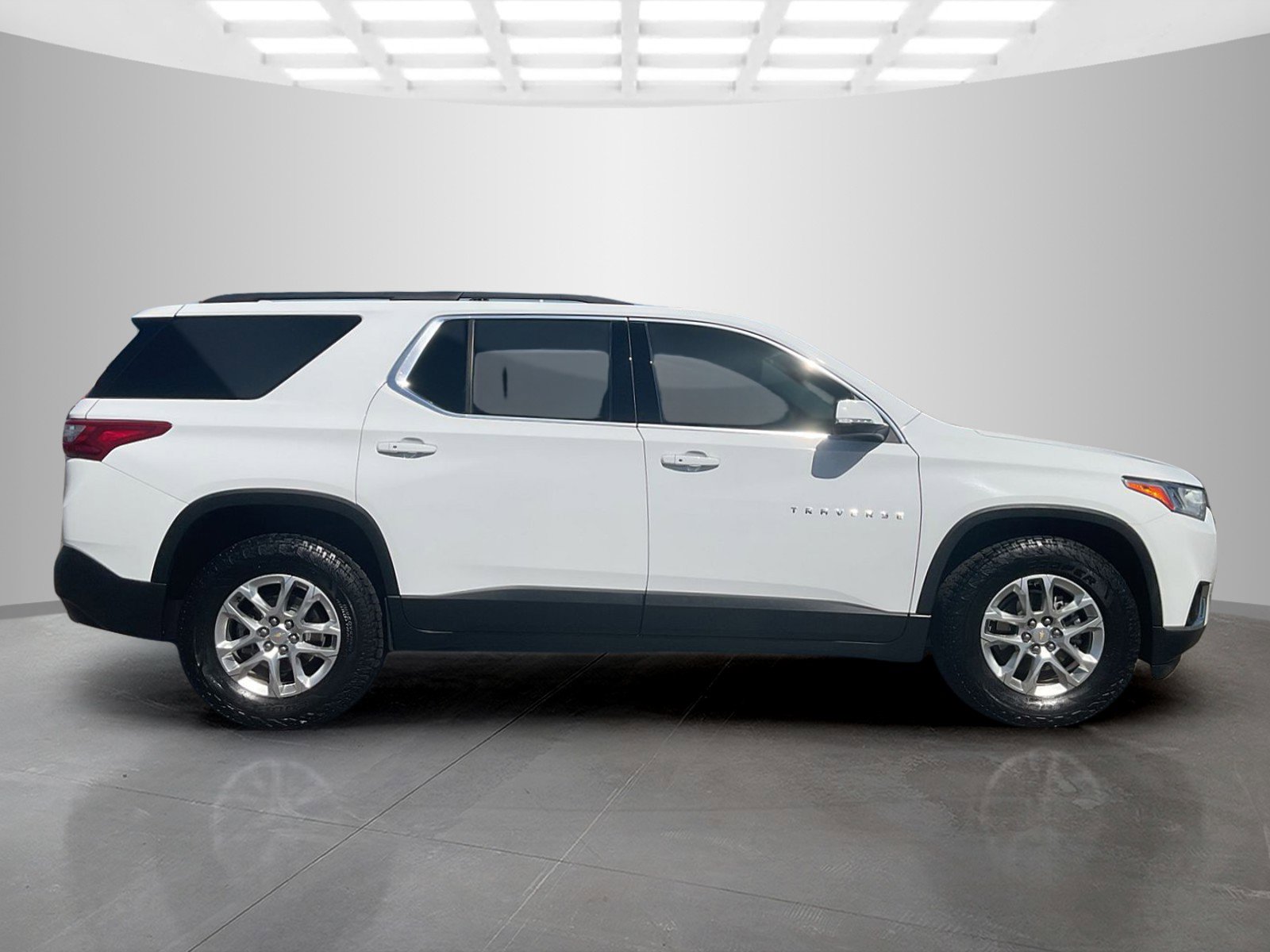 2021 Chevrolet Traverse Cloth photo 2