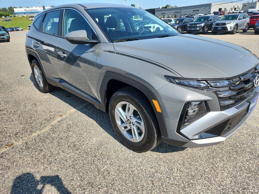 2025 Hyundai Tucson SE's photo