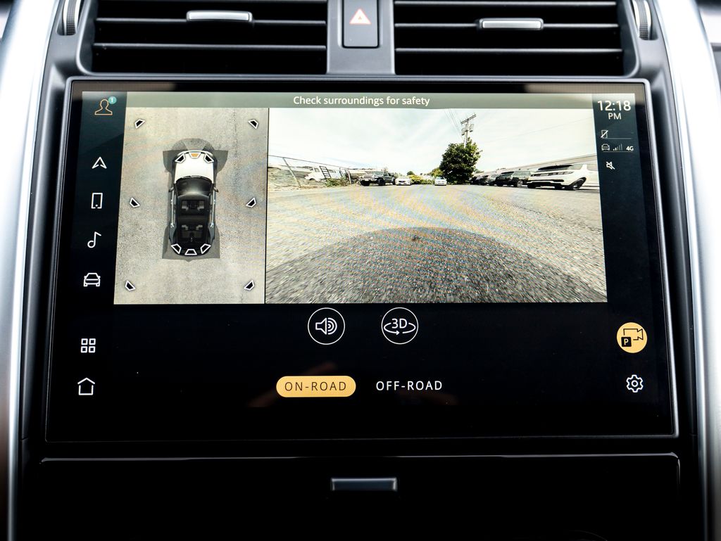 2024 Land Rover Discovery Metropolitan Edition photo 23