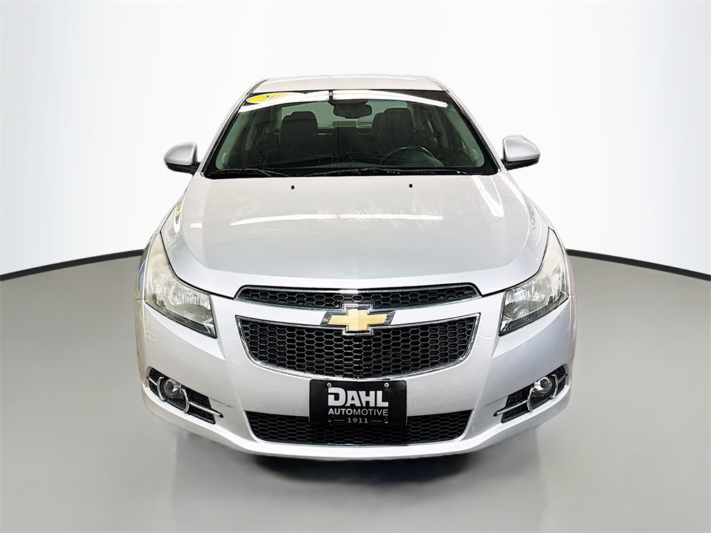 2011 Chevrolet Cruze LT photo 2