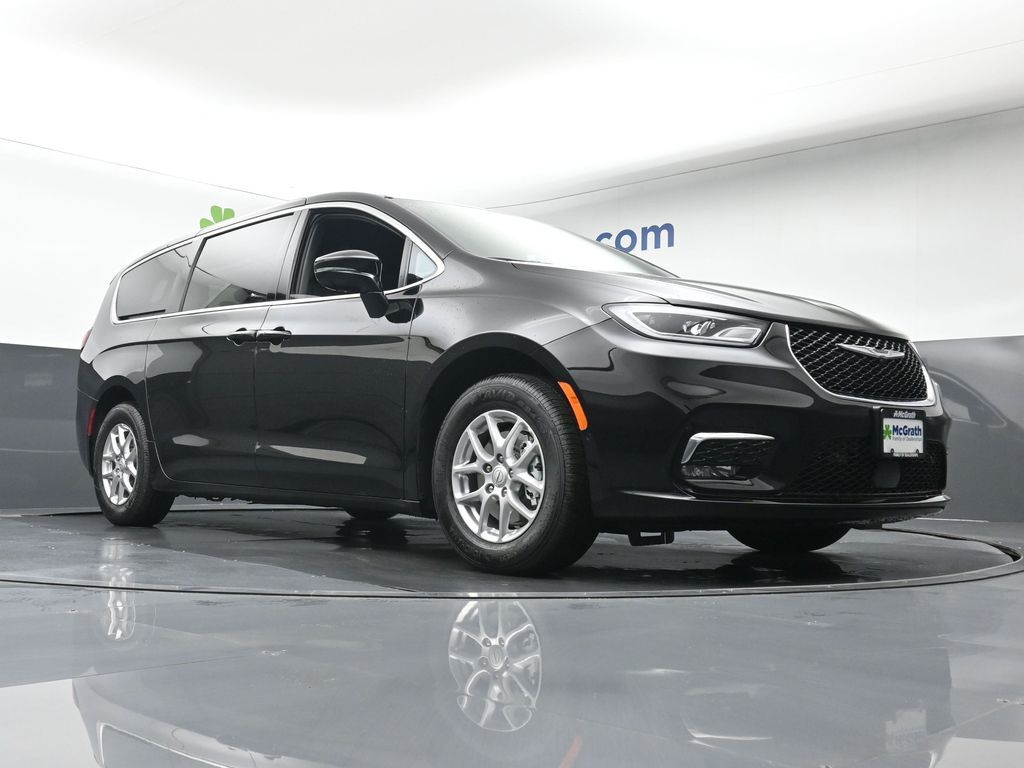 2026 Chrysler Pacifica photo 20