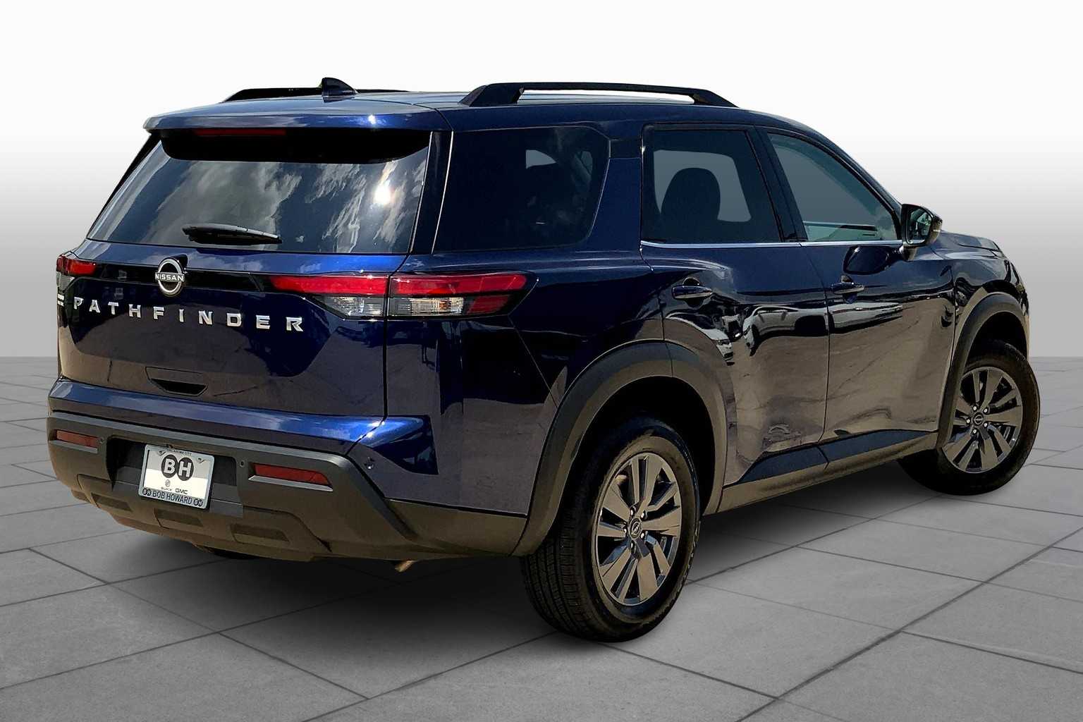 2025 Nissan Pathfinder SV photo 11