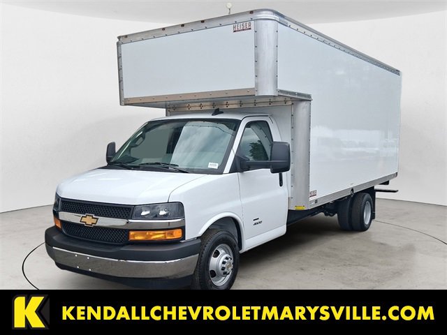 2025 Chevrolet Express Cutaway Base's photo
