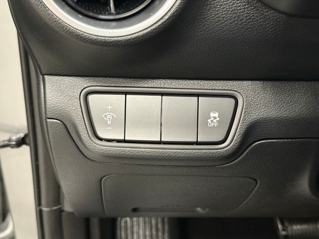 2023 Kia Forte LXS photo 11