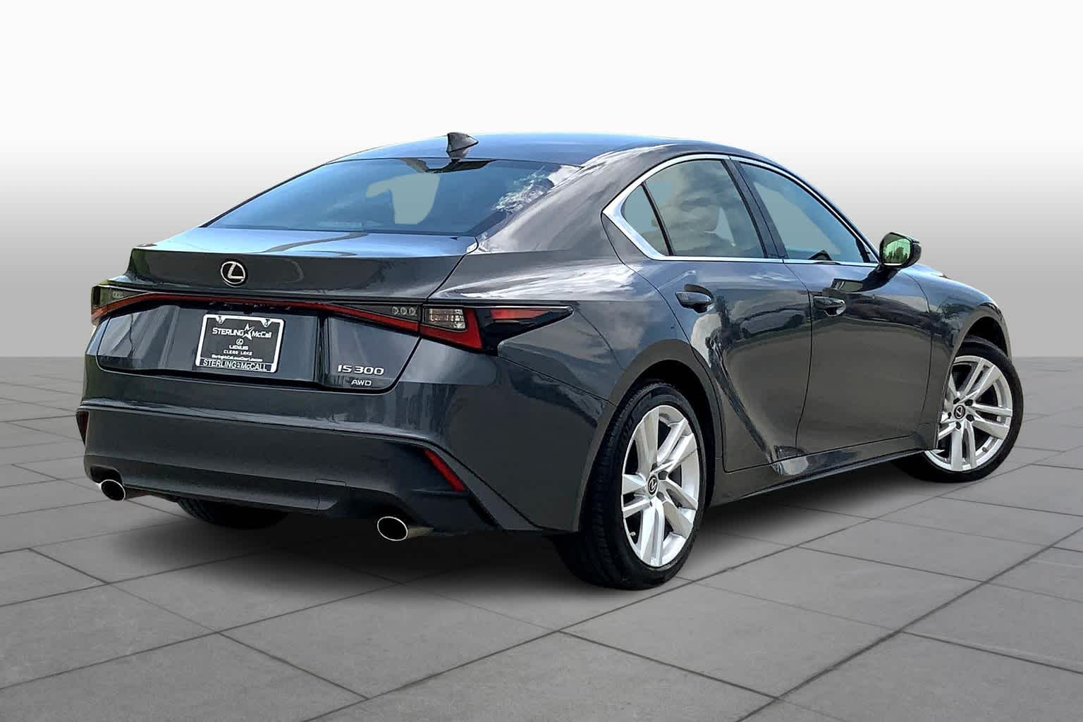 2021 Lexus IS 300 photo 11