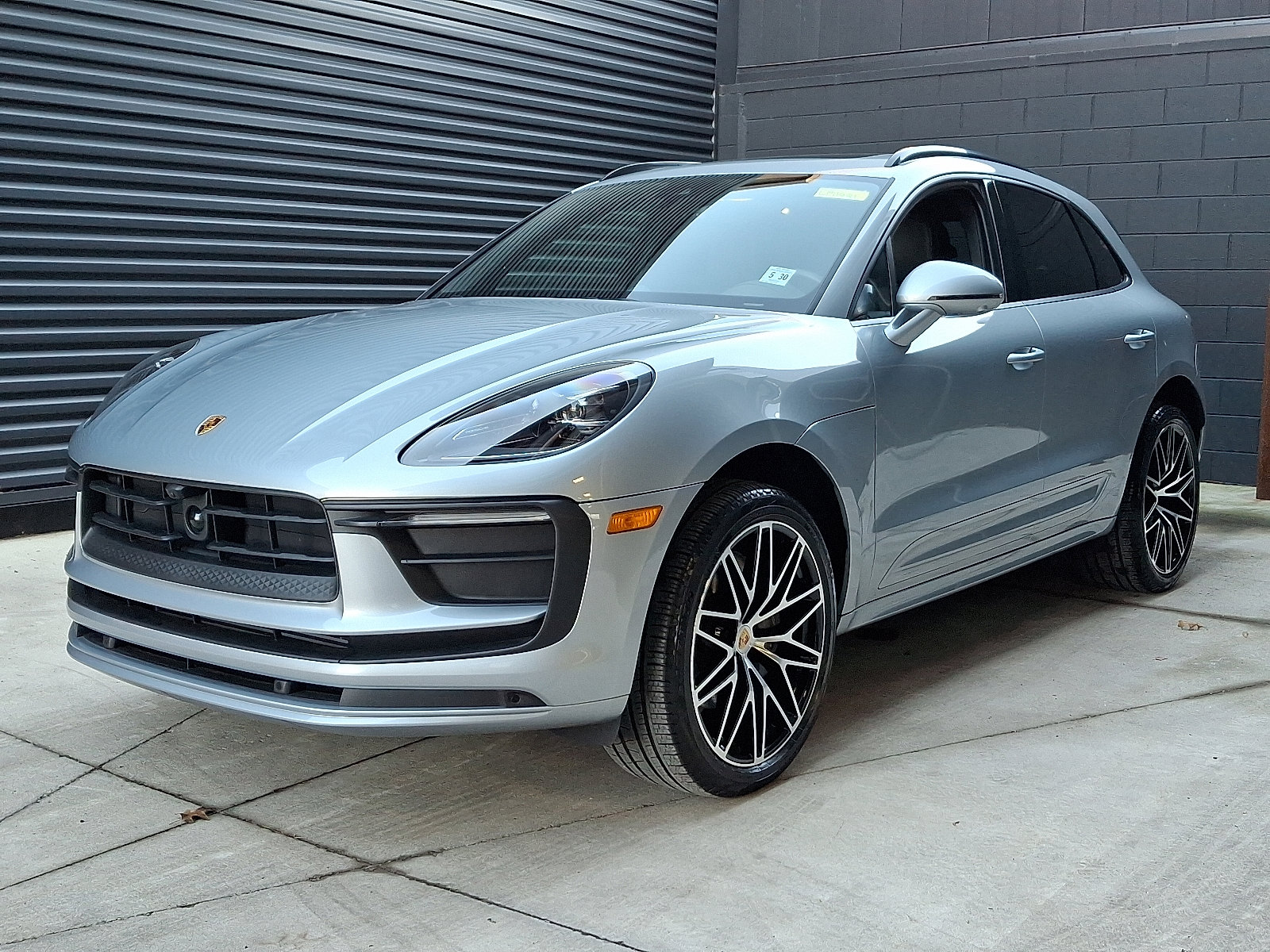 2025 Porsche Macan S's photo