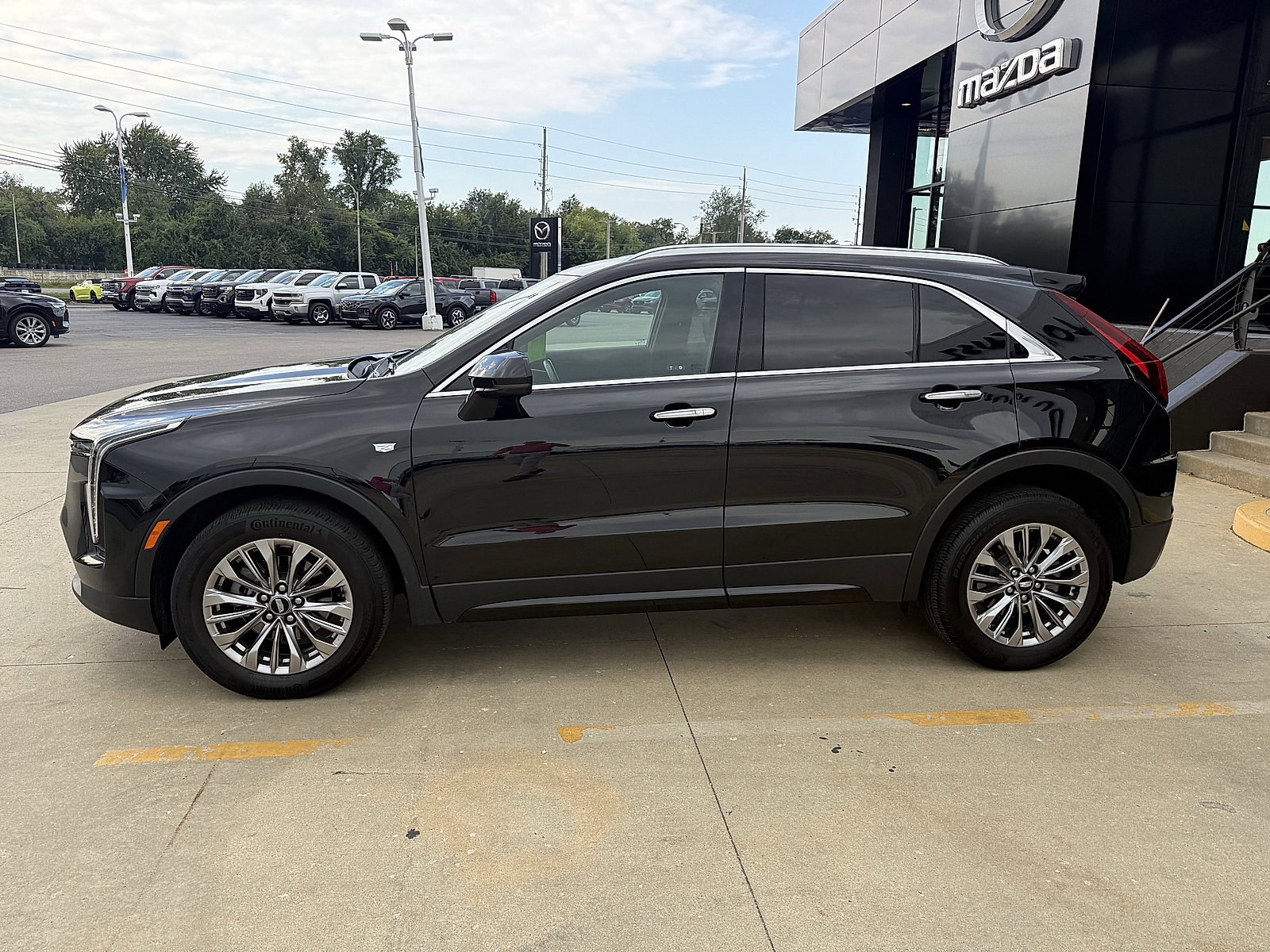 2024 Cadillac XT4 Premium Luxury photo 3
